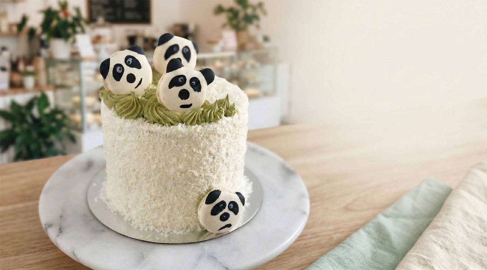 Cute Panda Cake Recipe: Panda Macaron Cake
