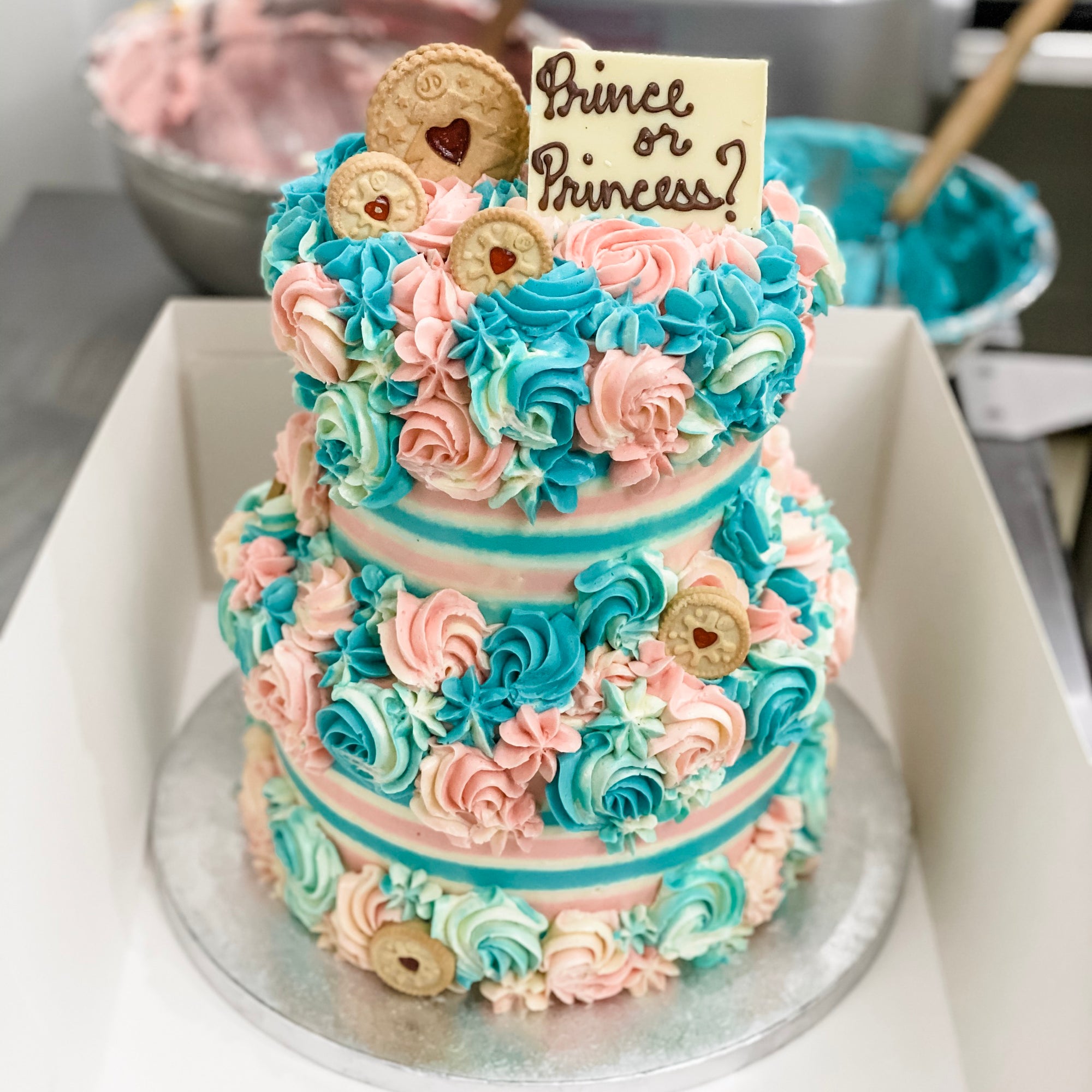 Gender Reveal Cake in London