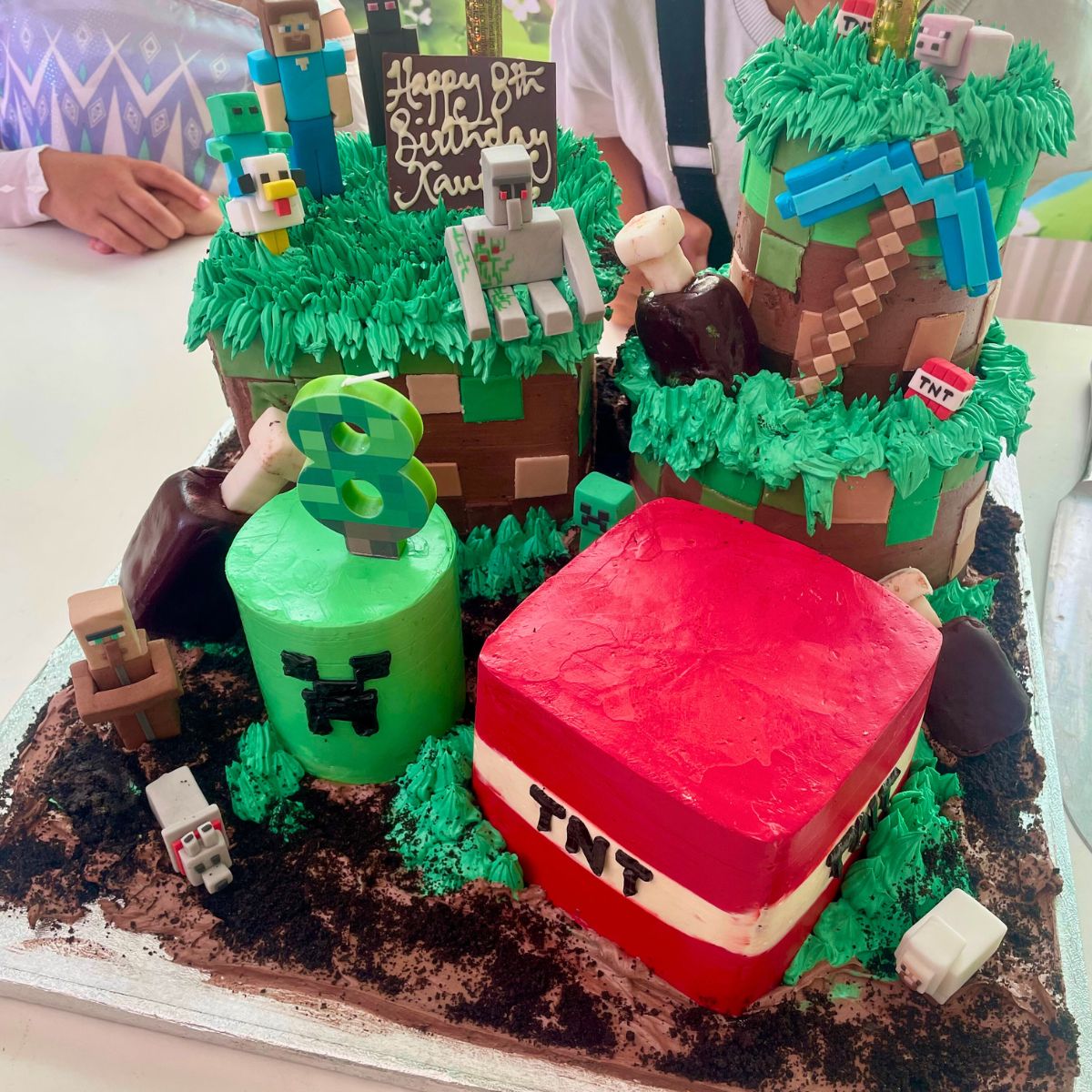 Minecraft birthday cake (2)