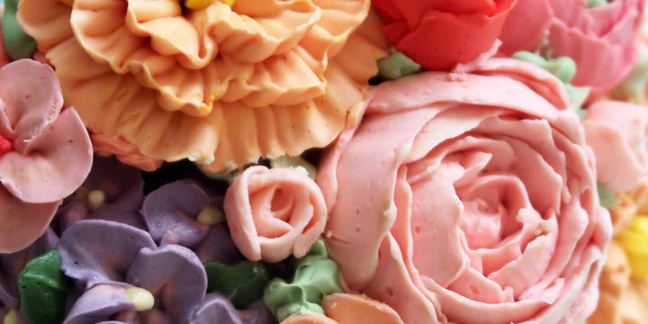 Sculptural bespoke cake detail