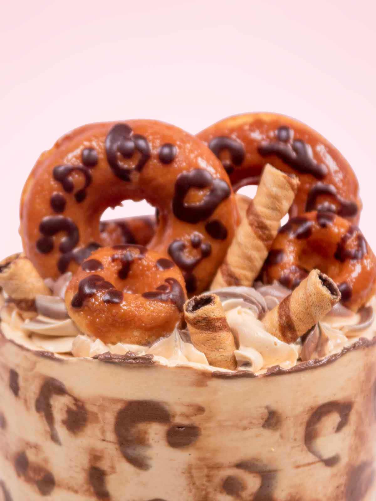 Leopard Print Cake Free Delivery London Surrey leopard-print-cake-free-delivery-london-surrey