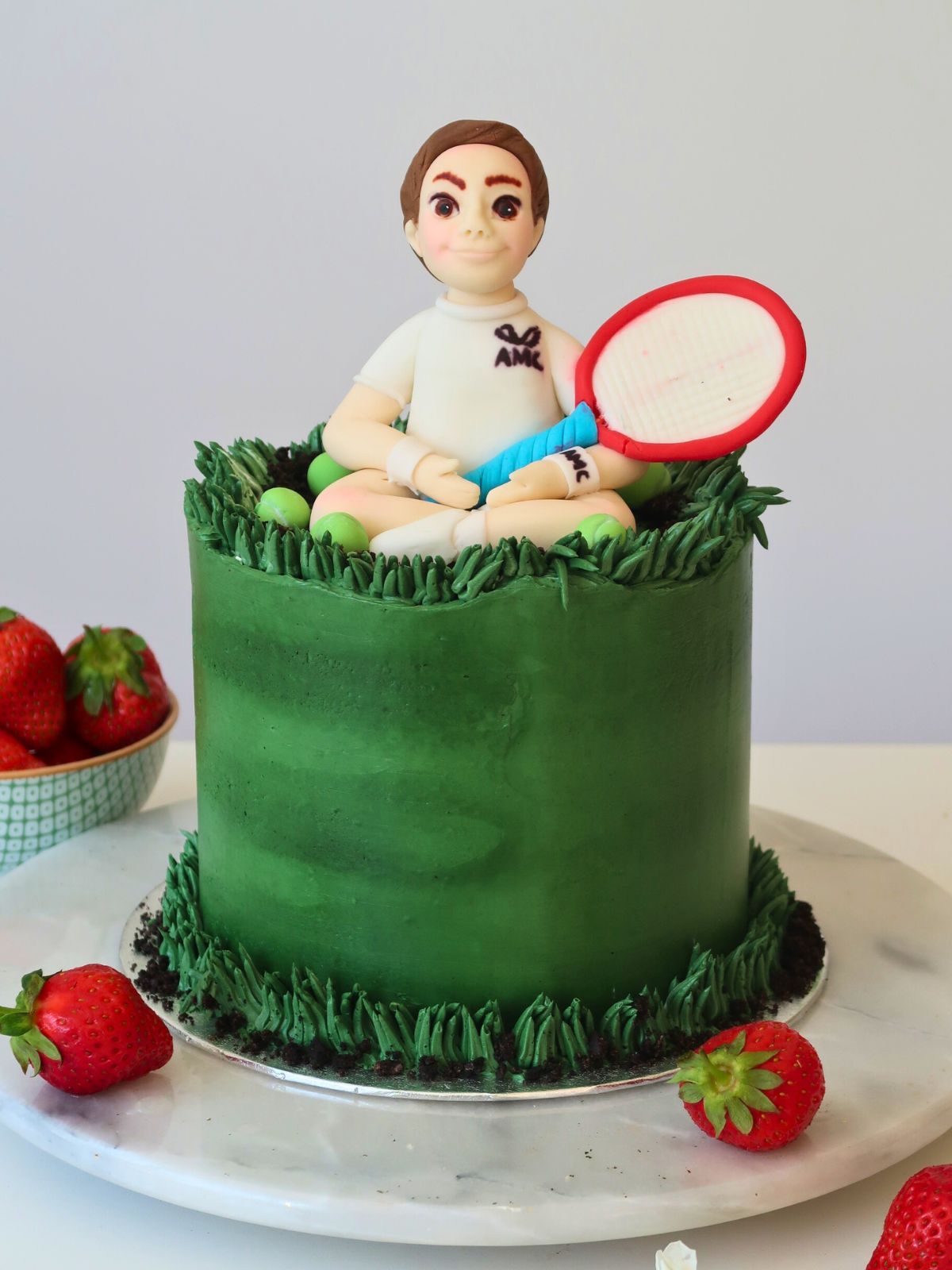 Custom tennis birthday cake for London and Surrey delivery