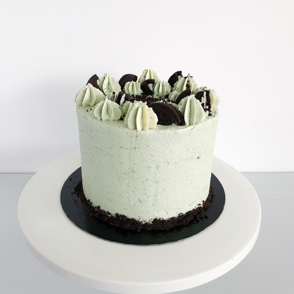 Vegan Cookies and Cream Cake 1